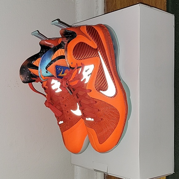 NEW. Lebron 9 Big Bang 2022. US Men's 9.5/ UK 8.5 - Picture 1 of 6